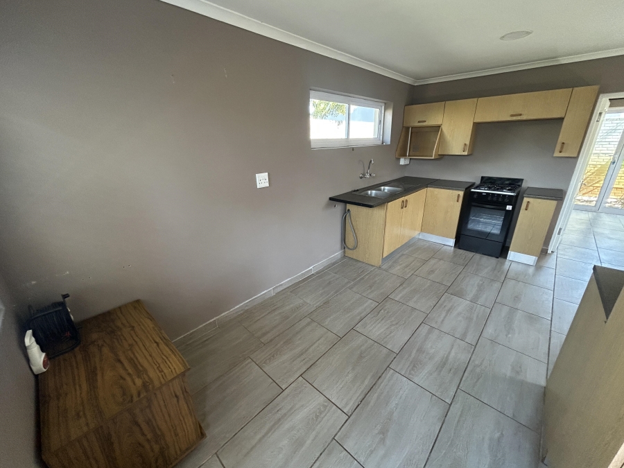 To Let 1 Bedroom Property for Rent in Parklands Western Cape